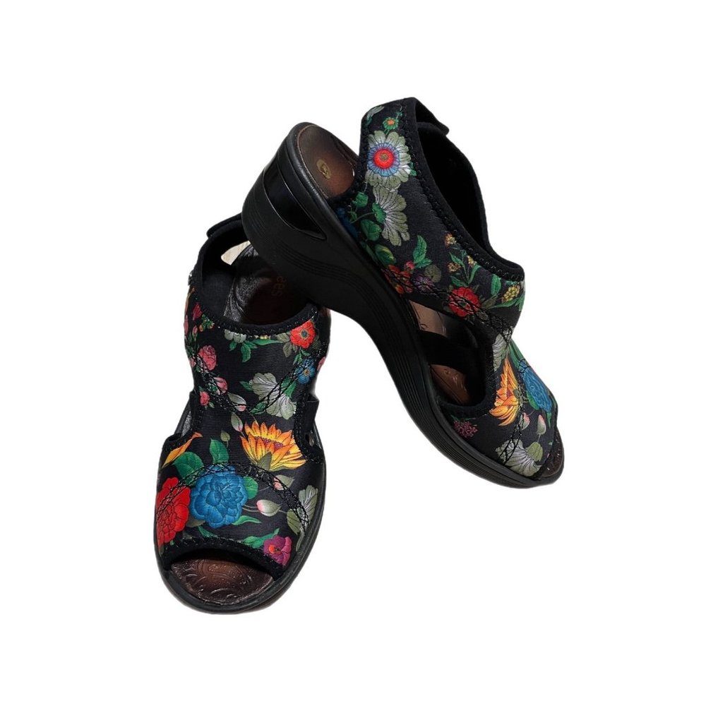Bzees Sandals Women's 9W Black Pink Floral Dream Wedge Open Toe Lightweight Shoe - Picture 2 of 7